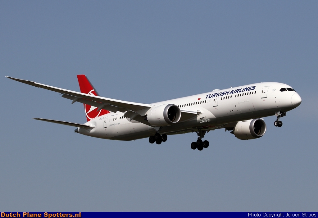 TC-LLB Boeing 787-9 Dreamliner Turkish Airlines by Jeroen Stroes
