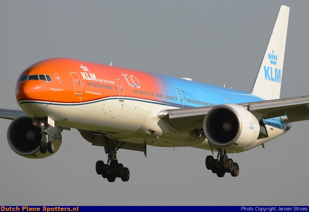 PH-BVA Boeing 777-300 KLM Royal Dutch Airlines by Jeroen Stroes
