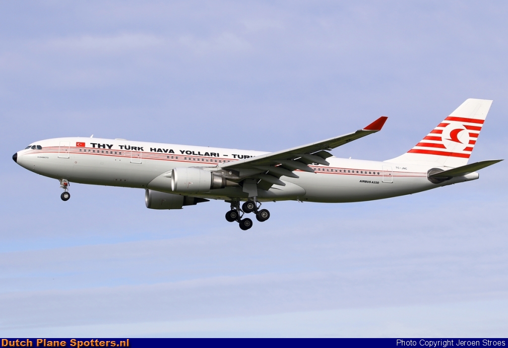TC-JNC Airbus A330-200 Turkish Airlines by Jeroen Stroes