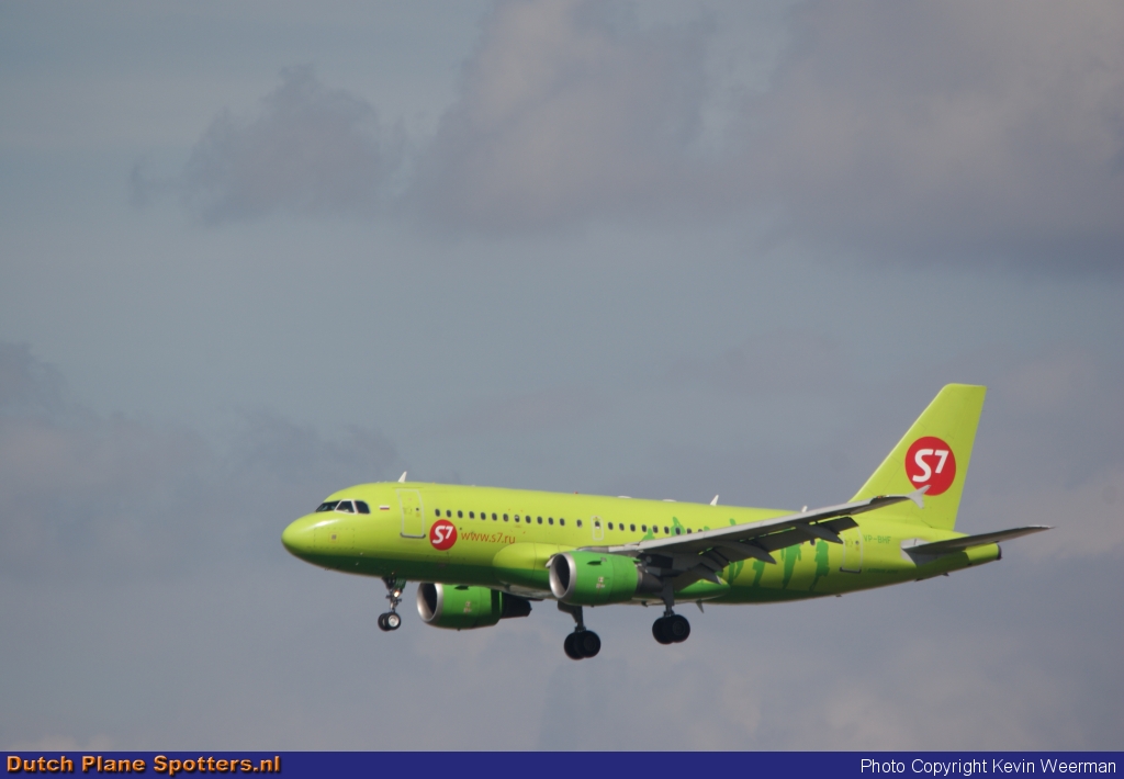 VP-BHF Airbus A319 S7 Siberia Airlines by Kevin Weerman
