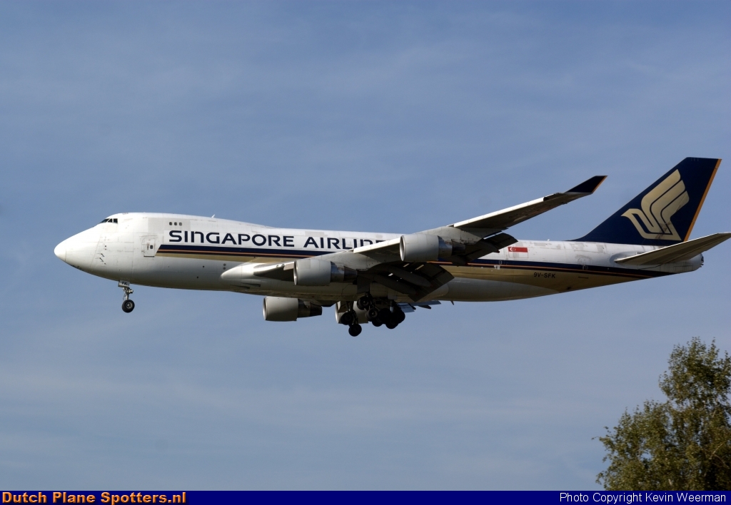 9V-SFK Boeing 747-400 Singapore Airlines Cargo by Kevin Weerman