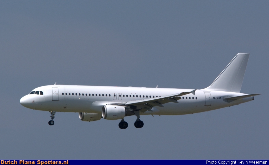YL-LCA Airbus A320 SmartLynx Airlines by Kevin Weerman