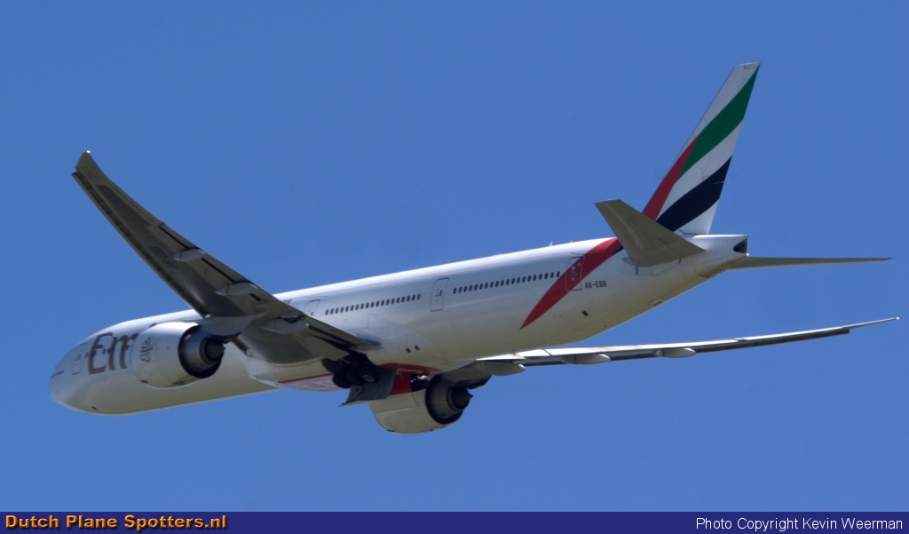 A6-EBB Boeing 777-300 Emirates by Kevin Weerman
