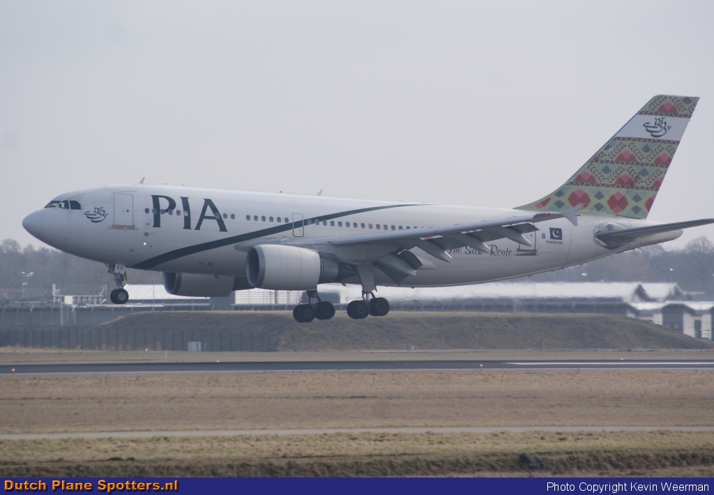 AP-BEG Airbus A310 PIA Pakistan International Airlines by Kevin Weerman