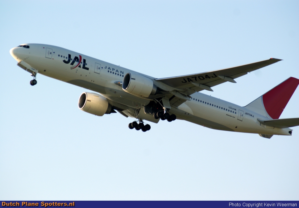 JA704J Boeing 777-200 JAL - Japan Airlines by Kevin Weerman