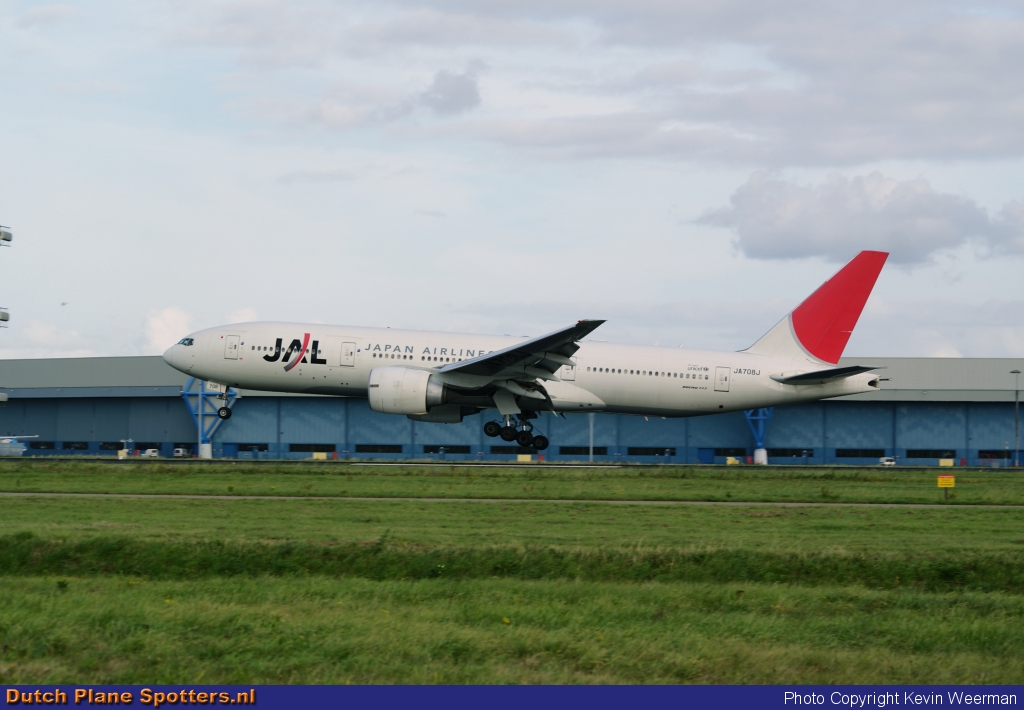 JA708J Boeing 777-200 JAL - Japan Airlines by Kevin Weerman