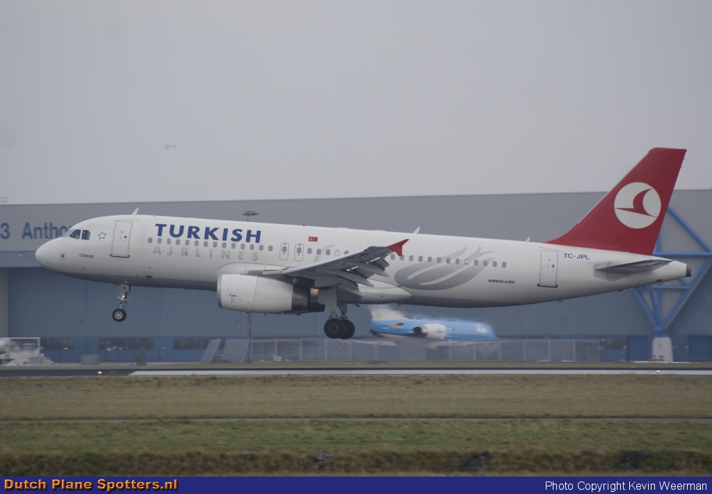 TC-JPL Airbus A320 Turkish Airlines by Kevin Weerman