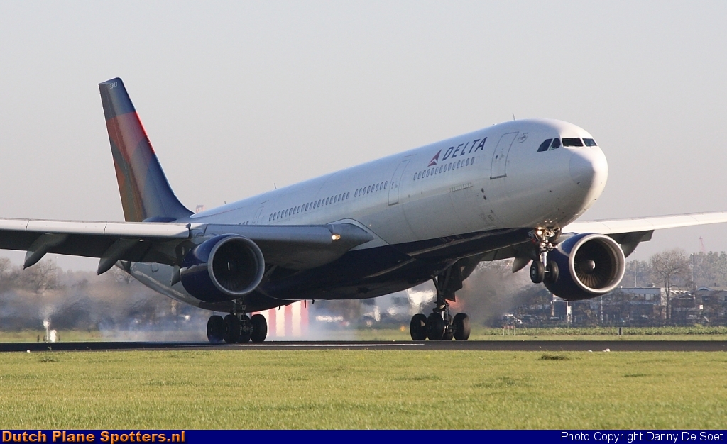 N803NW Airbus A330-300 Delta Airlines by Danny De Soet