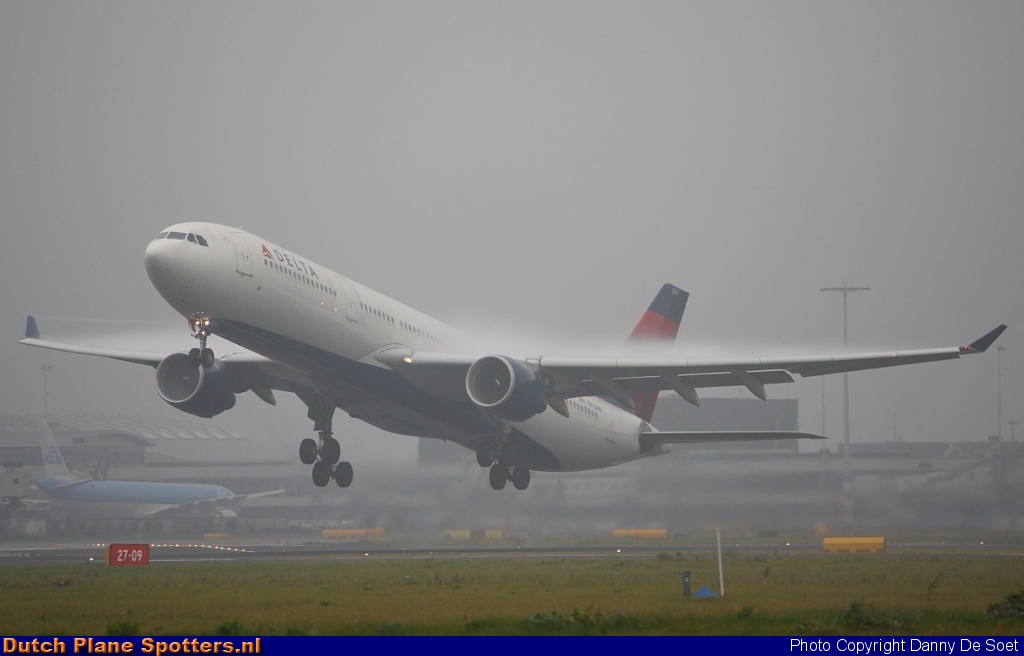 N813NW Airbus A330-300 Delta Airlines by Danny De Soet
