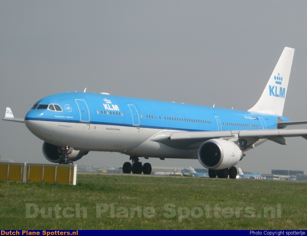 PH-AOK Airbus A330-200 KLM Royal Dutch Airlines by spottertje