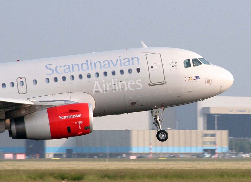 OY-KBT Airbus A319 SAS Scandinavian Airlines by sponk