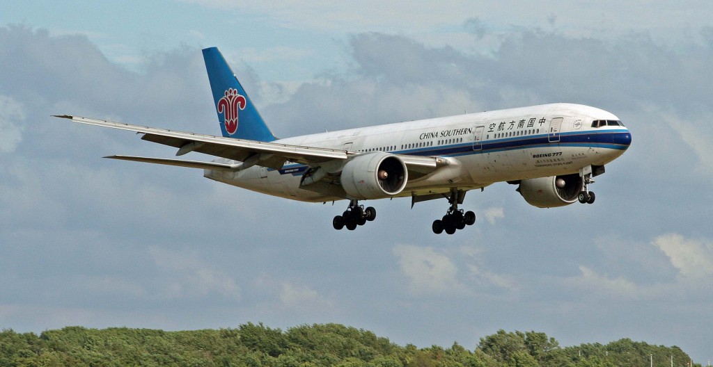 B-2057 Boeing 777-200 China Southern by sponk