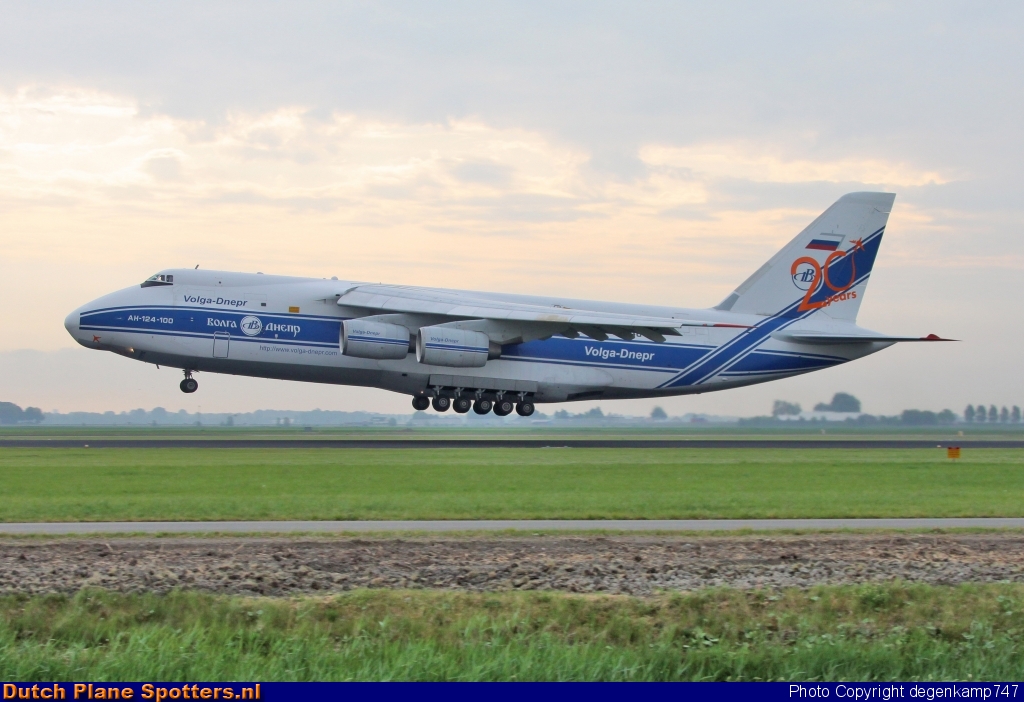 RA-82046 Antonov An-124 Volga-Dnepr Airlines by Herman Degenkamp