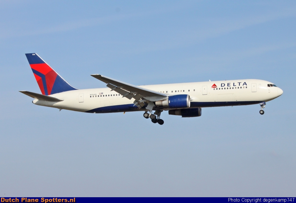 N156DL Boeing 767-300 Delta Airlines by Herman Degenkamp