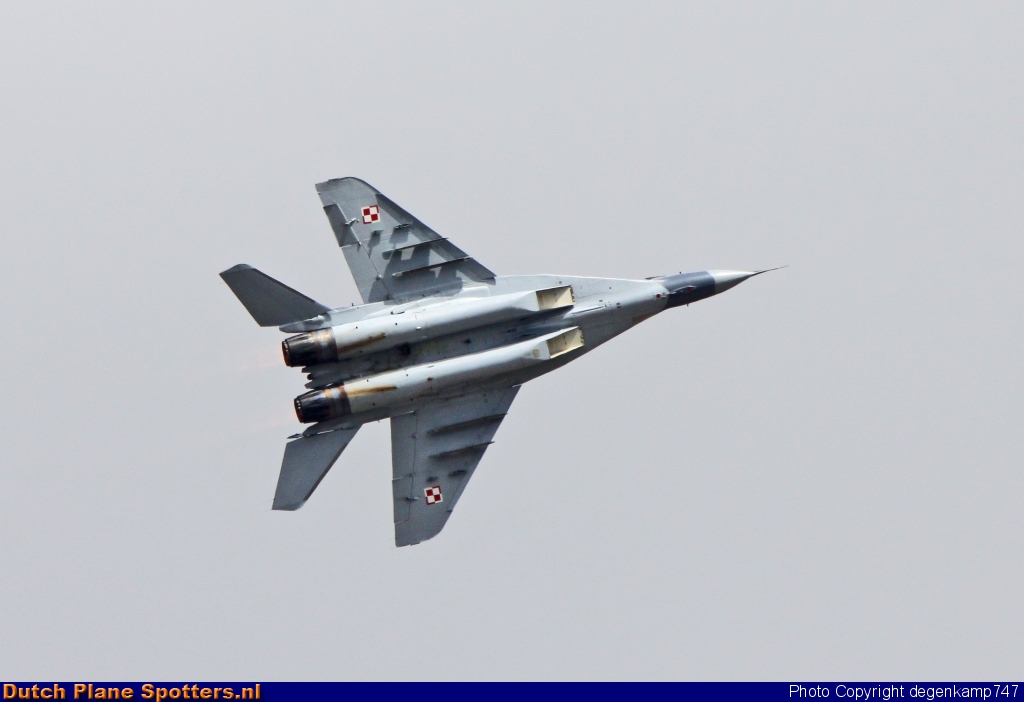 111 Mikoyan-Gurevich MiG-29 MIL - Polish Air Force by Herman Degenkamp