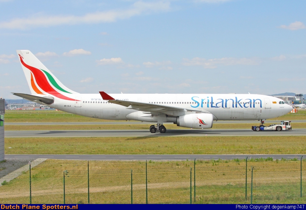 4R-ALA Airbus A330-200 SriLankan Airlines by Herman Degenkamp