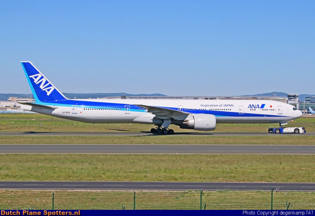 JA792A Boeing 777-300 All Nippon Airlines by Herman Degenkamp