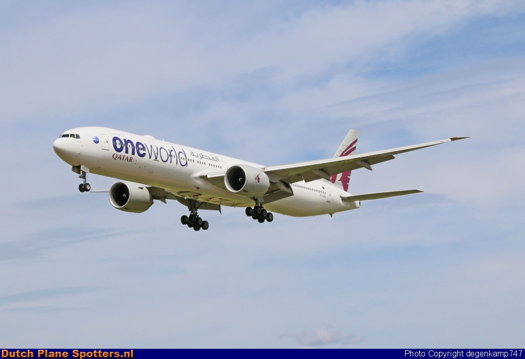 A7-BAB Boeing 777-300 Qatar Airways by Herman Degenkamp