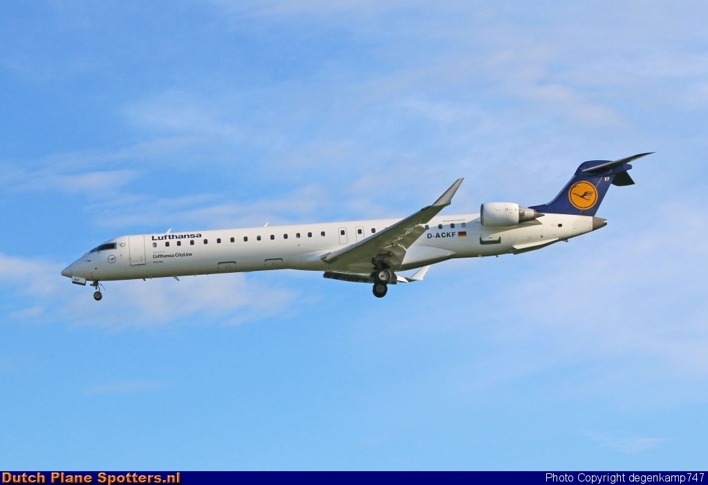 D-ACKF Bombardier Canadair CRJ900 CityLine (Lufthansa Regional) by Herman Degenkamp