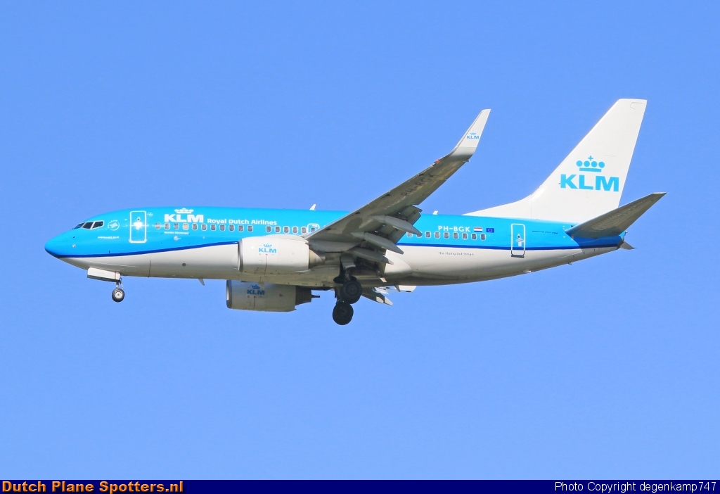 PH-BGK Boeing 737-700 KLM Royal Dutch Airlines by Herman Degenkamp