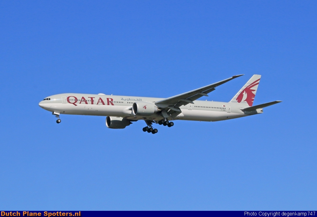 A7-BEF Boeing 777-300 Qatar Airways by Herman Degenkamp
