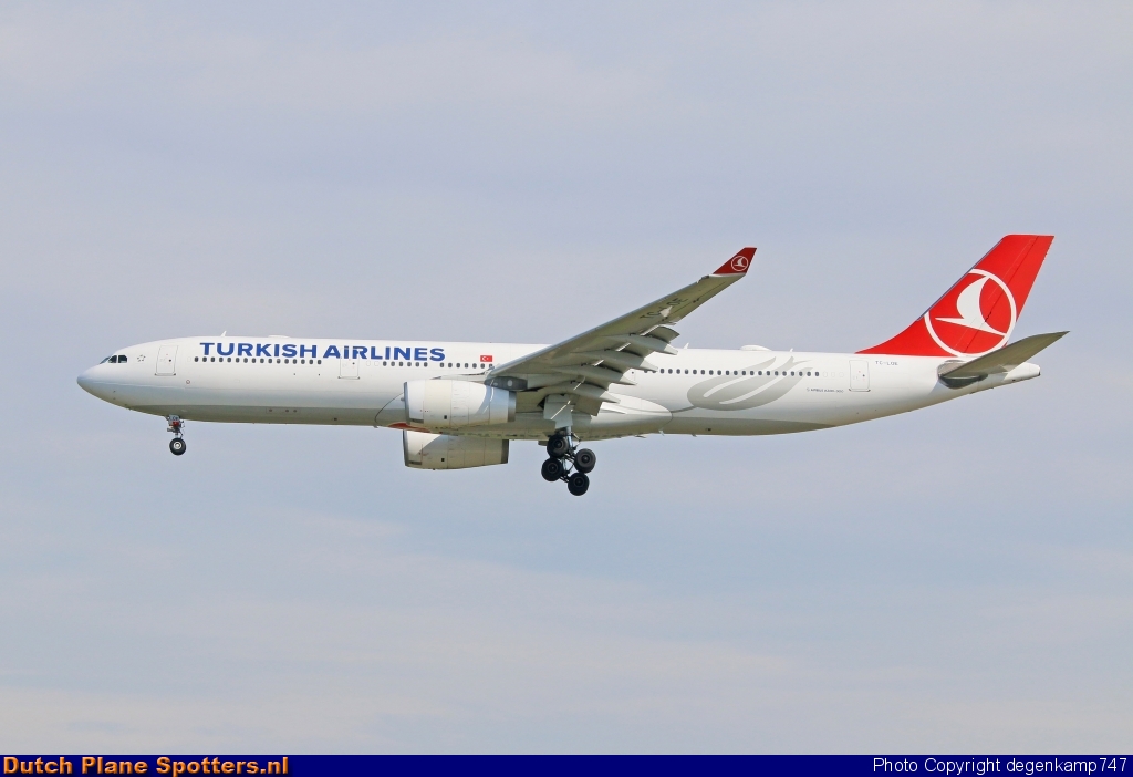 TC-LOE Airbus A330-300 Turkish Airlines by Herman Degenkamp