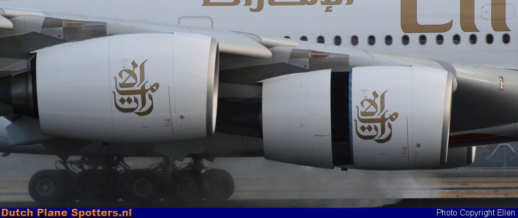 A6-EDV Airbus A380-800 Emirates by Ellen