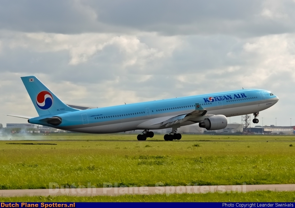 HL7553 Airbus A330-300 Korean Air by Leander Swinkels