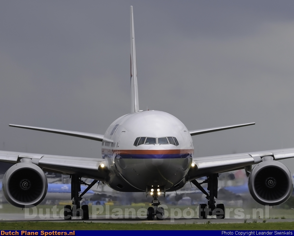9M-MRQ Boeing 777-200 Malaysia Airlines by Leander Swinkels
