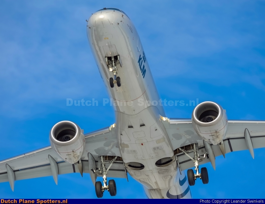 PH-EZX Embraer 190 KLM Cityhopper by Leander Swinkels