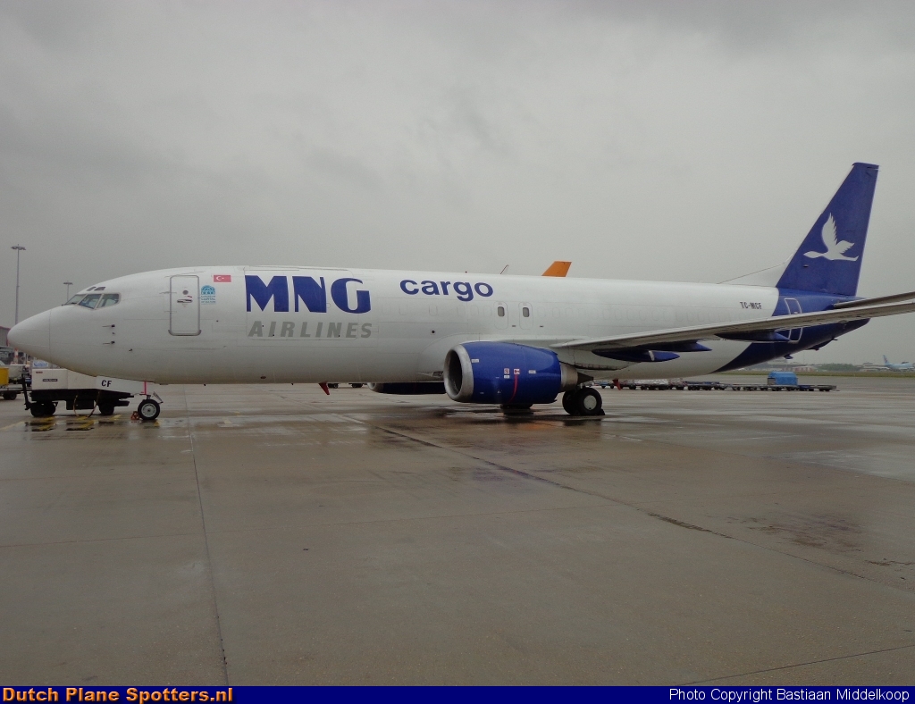 TC-MCF Boeing 737-400 MNG Airlines by Bastiaan Middelkoop