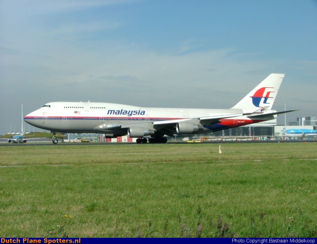 9M-MPD Boeing 747-400 Malaysia Airlines by Bastiaan Middelkoop