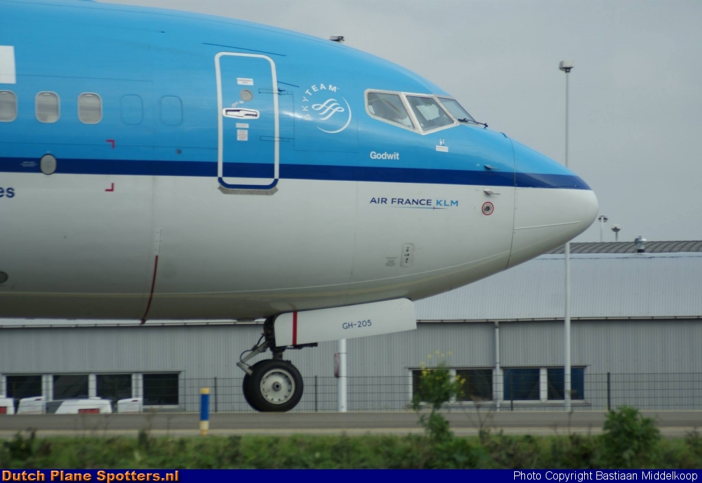 PH-BGH Boeing 737-700 KLM Royal Dutch Airlines by Bastiaan Middelkoop