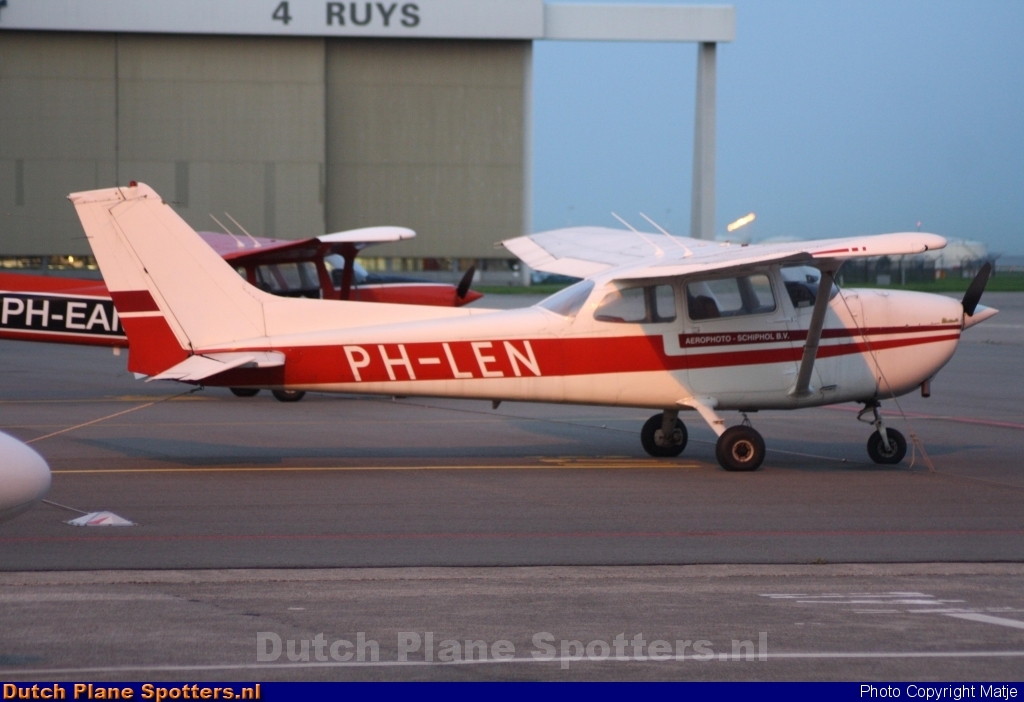 PH-LEN Cessna 172 Skyhawk Aerophoto Schiphol by Matje