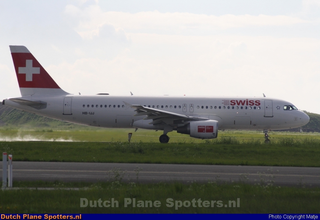 HB-IJJ Airbus A320 Swiss International Air Lines by Matje