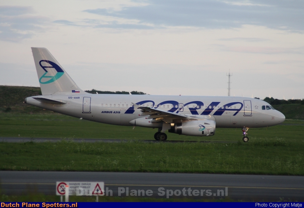 S5-AAR Airbus A319 Adria Airways by Matje