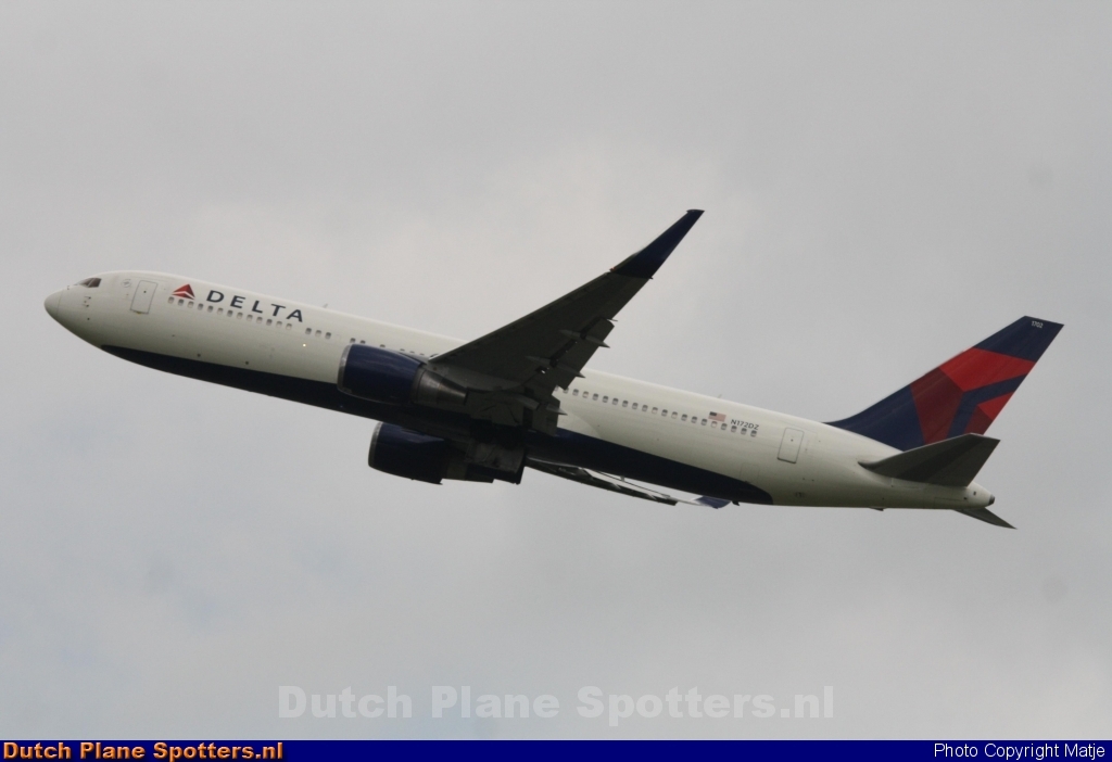 N172DZ Boeing 767-300 Delta Airlines by Matje