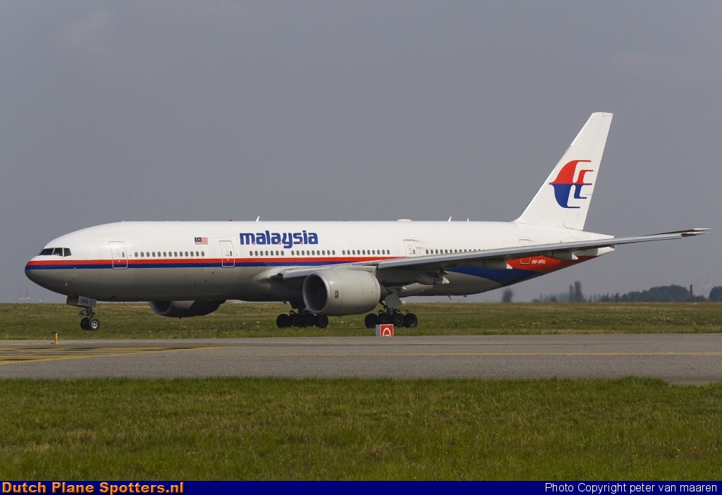 9M-MRQ Boeing 777-200 Malaysia Airlines by peter van maaren