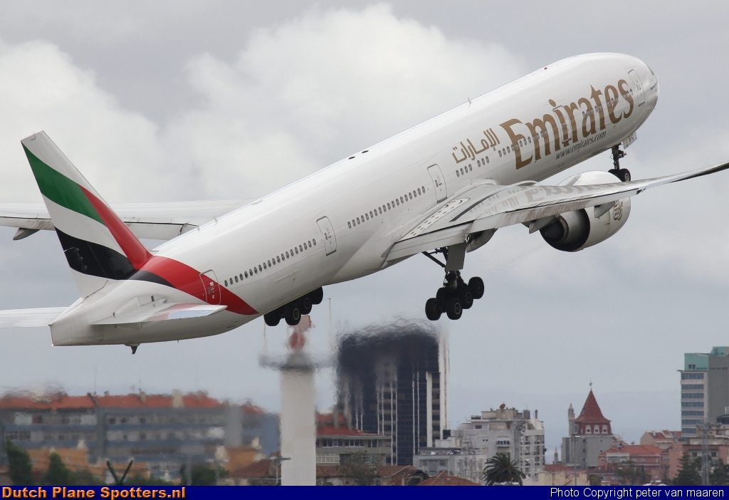 A6-EBC Boeing 777-300 Emirates by peter van maaren
