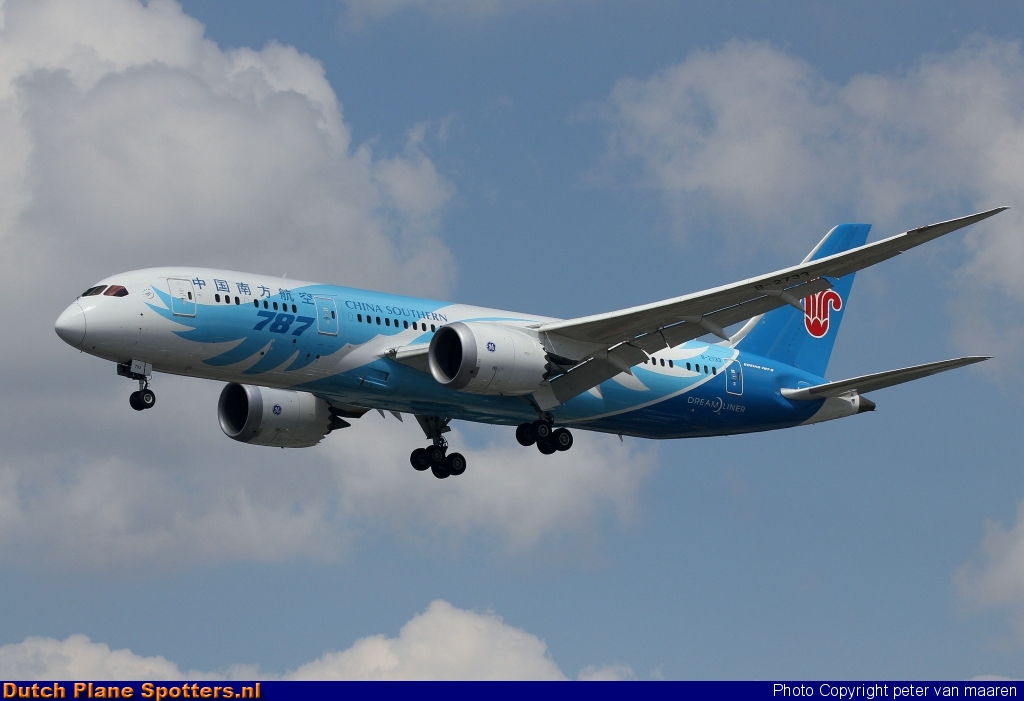 B-2733 Boeing 787-8 Dreamliner China Southern by peter van maaren