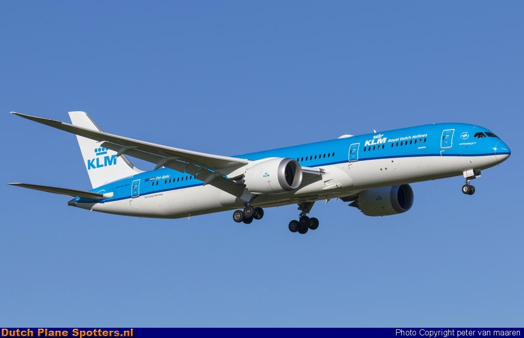 PH-BHH Boeing 787-9 Dreamliner KLM Royal Dutch Airlines by peter van maaren