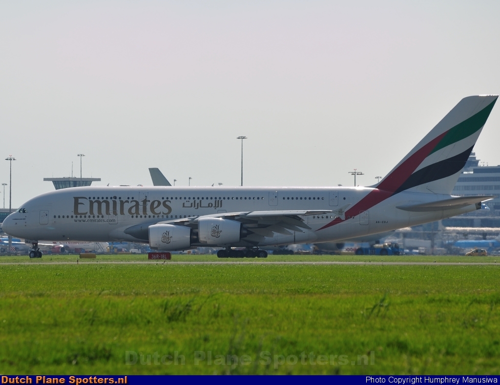 A6-EDJ Airbus A380-800 Emirates by Humphrey Manusiwa