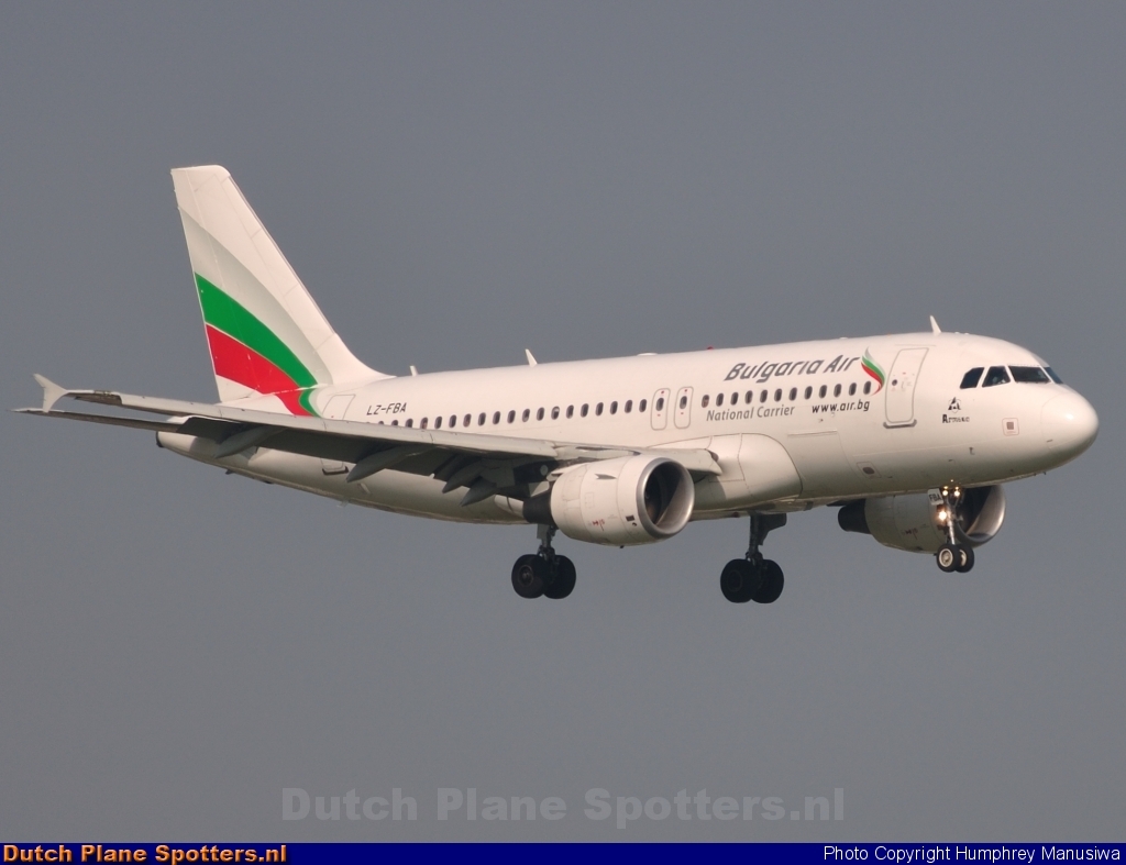 LZ-FBA Airbus A319 Bulgaria Air by Humphrey Manusiwa