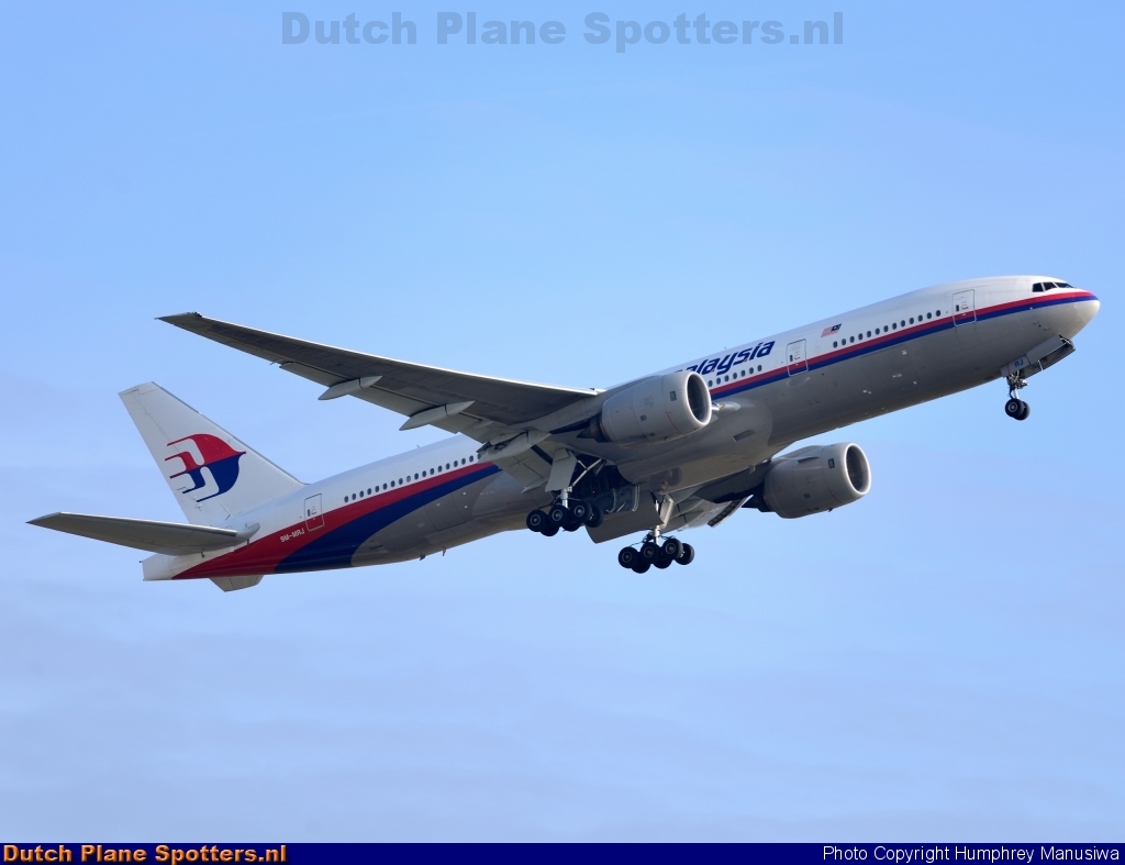 9M-MRJ Boeing 777-200 Malaysia Airlines by Humphrey Manusiwa