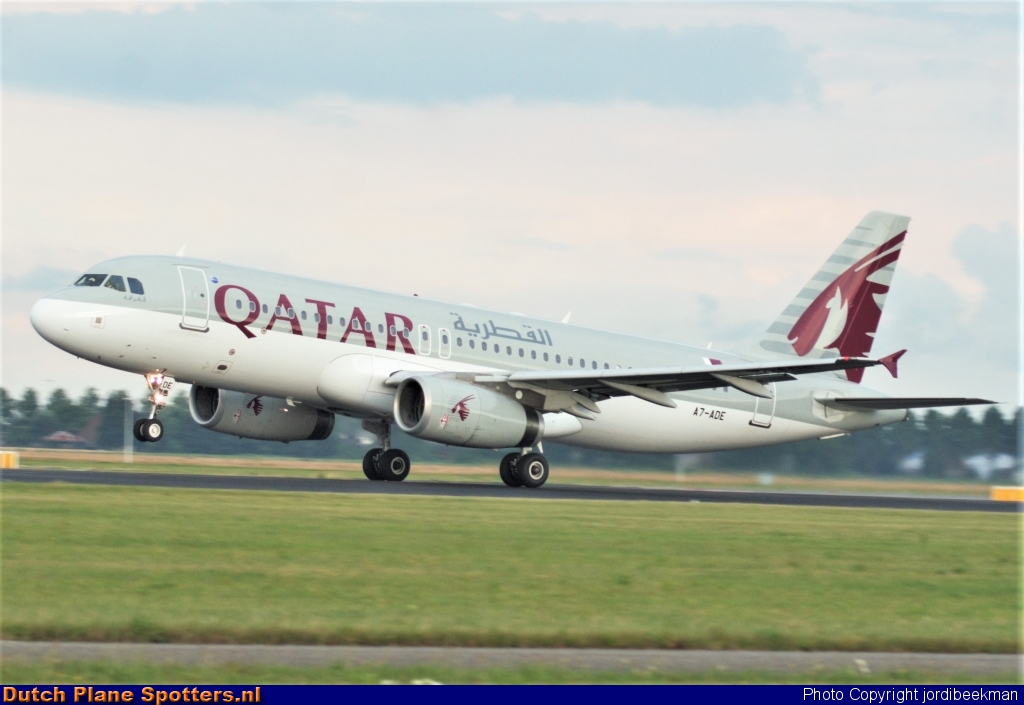 A7-ADE Airbus A320 Qatar Airways by jordibeekman