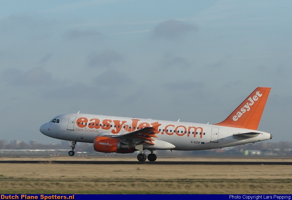 G-EZIP Airbus A319 easyJet by Lars Pepping