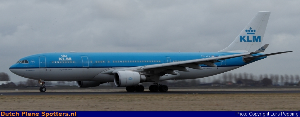 PH-AOK Airbus A330-200 KLM Royal Dutch Airlines by Lars Pepping