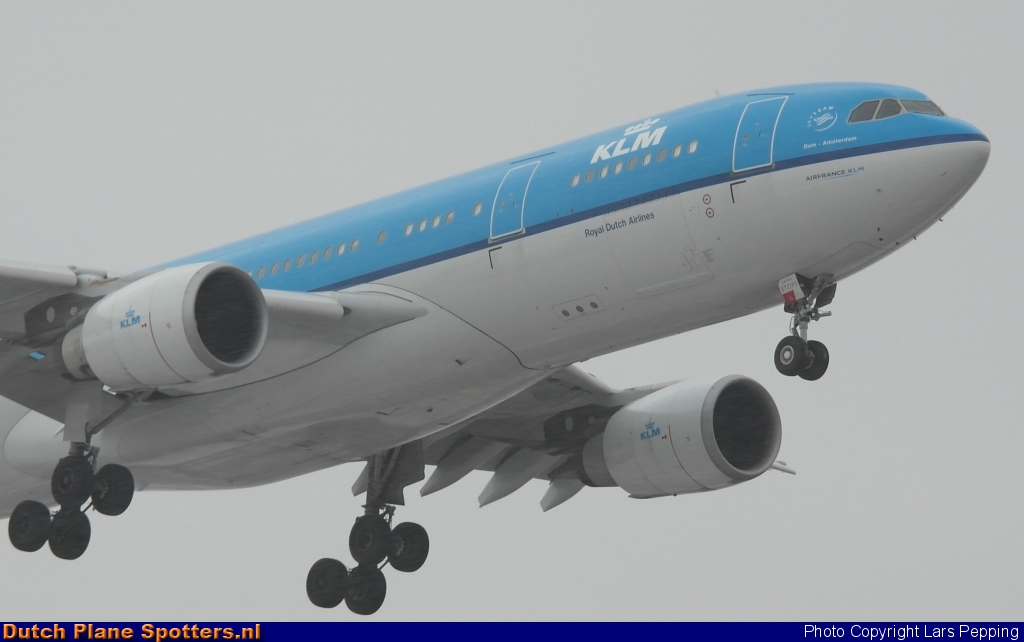 PH-AOA Airbus A330-200 KLM Royal Dutch Airlines by Lars Pepping