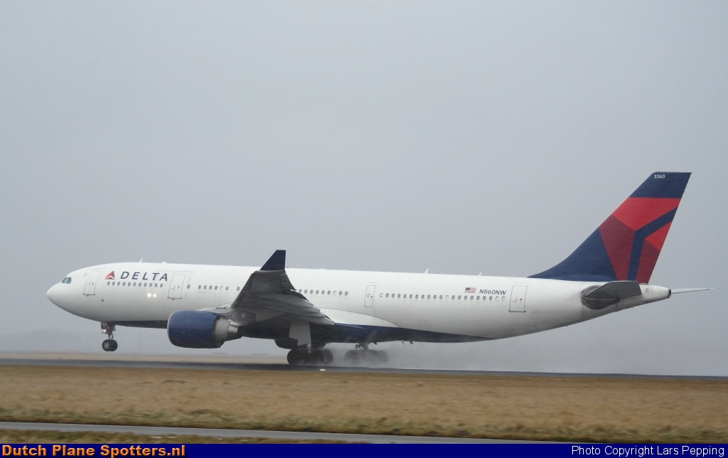 N860NW Airbus A330-200 Delta Airlines by Lars Pepping