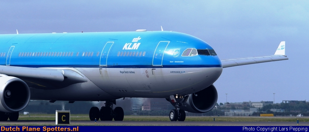 PH-AOA Airbus A330-200 KLM Royal Dutch Airlines by Lars Pepping